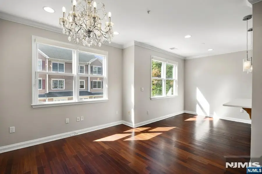 382 Kingston Court 382, West New York, NJ 07093 - #2