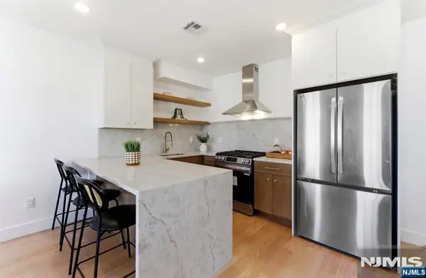 113 Oak Street 2, Jersey City, NJ 07304