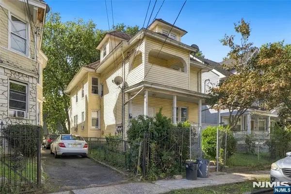 10 Howell Place, Newark, NJ 07106