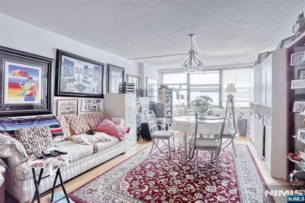 7004 Boulevard East 20E, Guttenberg, NJ 07093