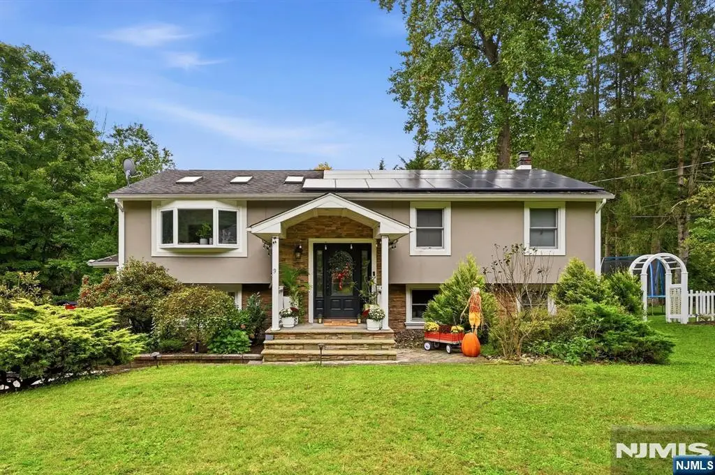 9 Ponderosa Place, Hewitt, NJ 07421 - #1