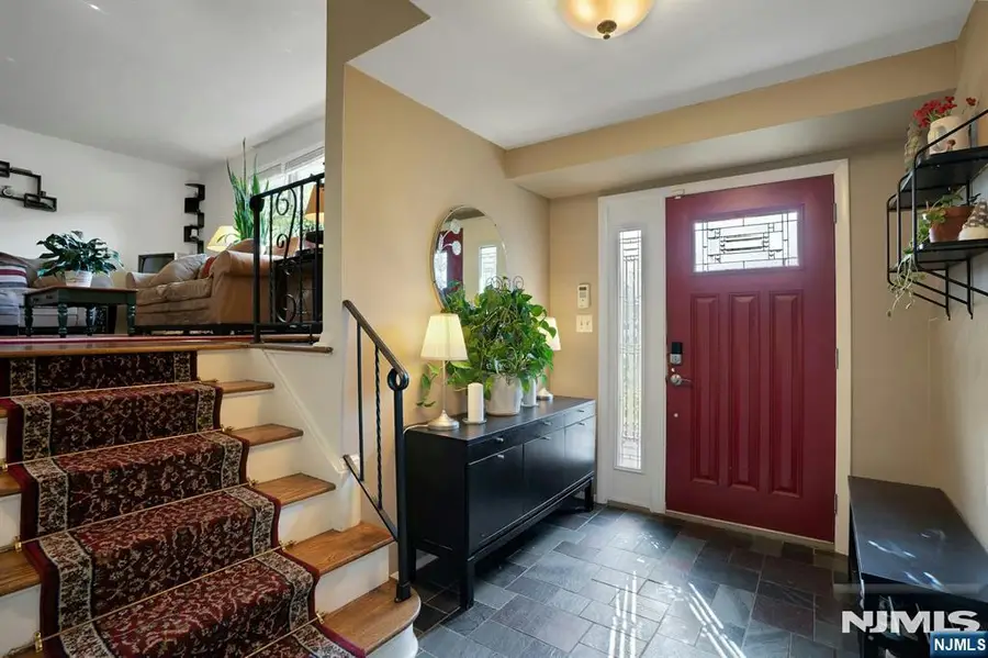 22 Ann Street, Verona, NJ 07044 - #3