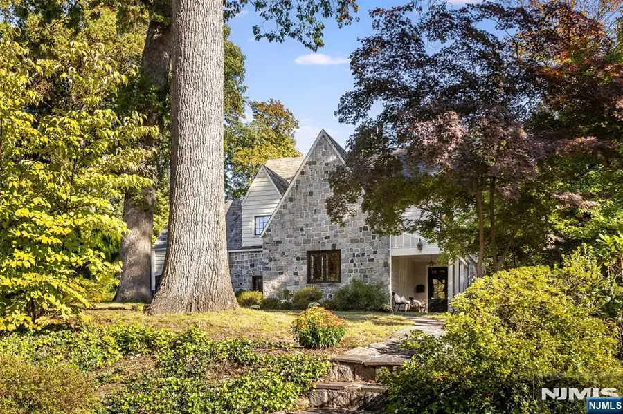 6 Sutherland Road, Montclair, NJ 07042 - #3