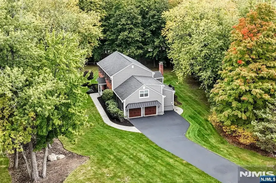 3 Canterbury Court, Upper Saddle River, NJ 07458 - #3