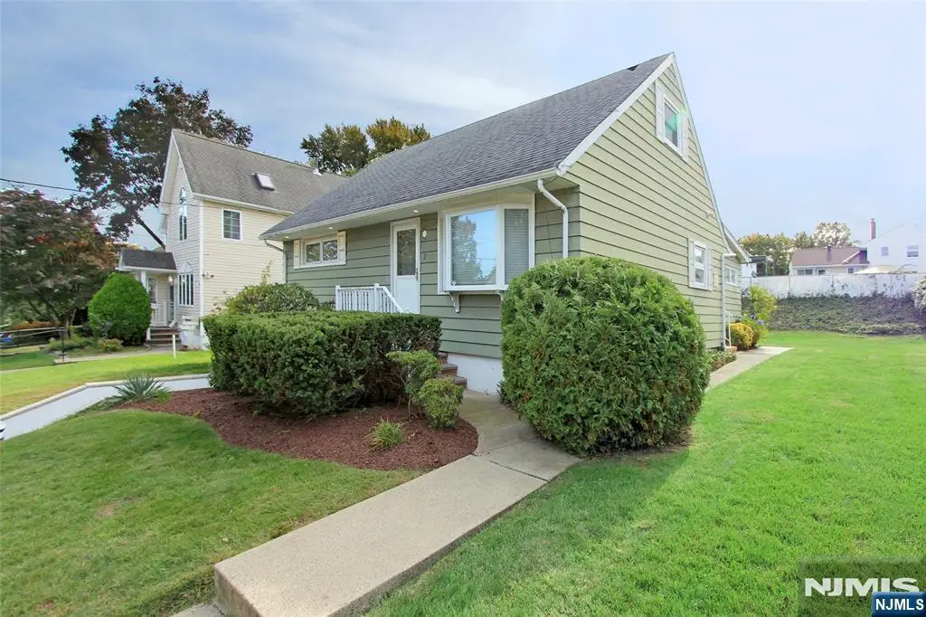 28 Huemmer Terrace, Clifton, NJ 07013 - #1
