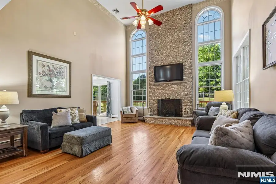 6 Lauren Court, Wayne, NJ 07470 - #2