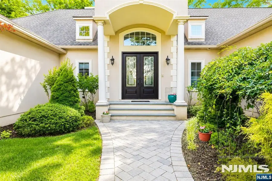 41 Wildwood Road, Saddle River, NJ 07458 - #3