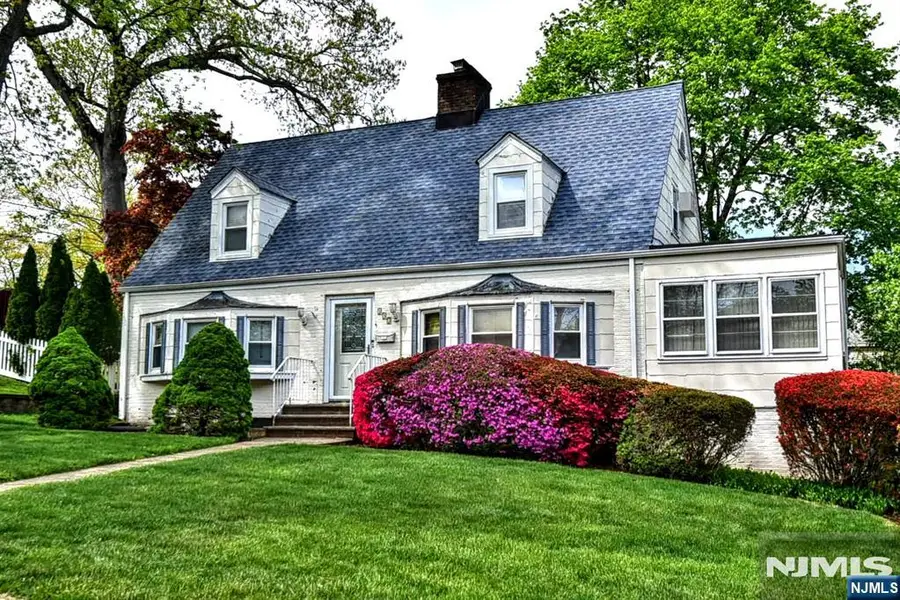 137 Manhattan Avenue, Waldwick, NJ 07463 - #2