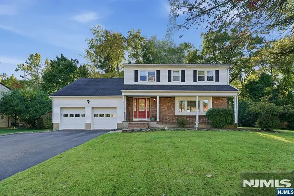 14 Whitaker Place, Caldwell, NJ 07006