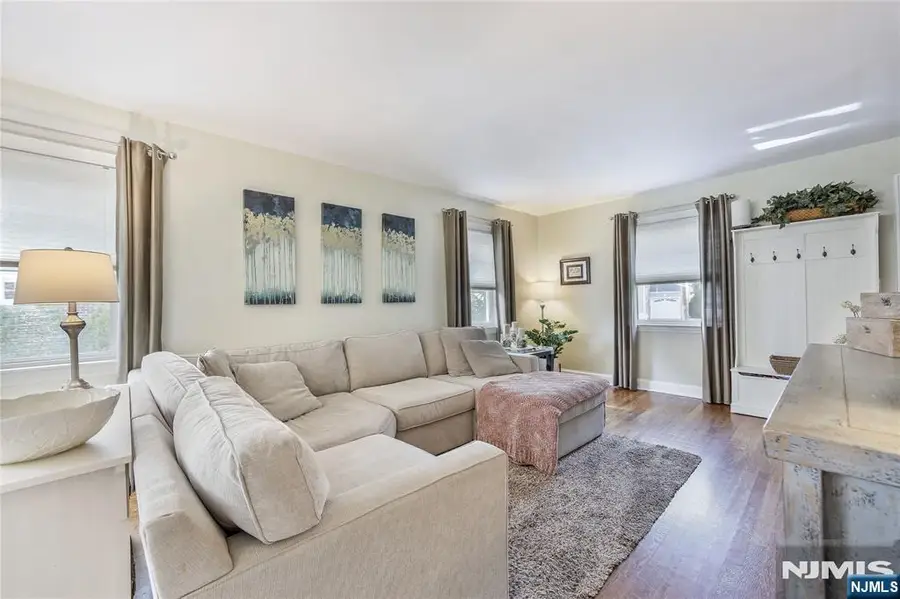 124 Rhoda Avenue, Nutley, NJ 07110 - #3