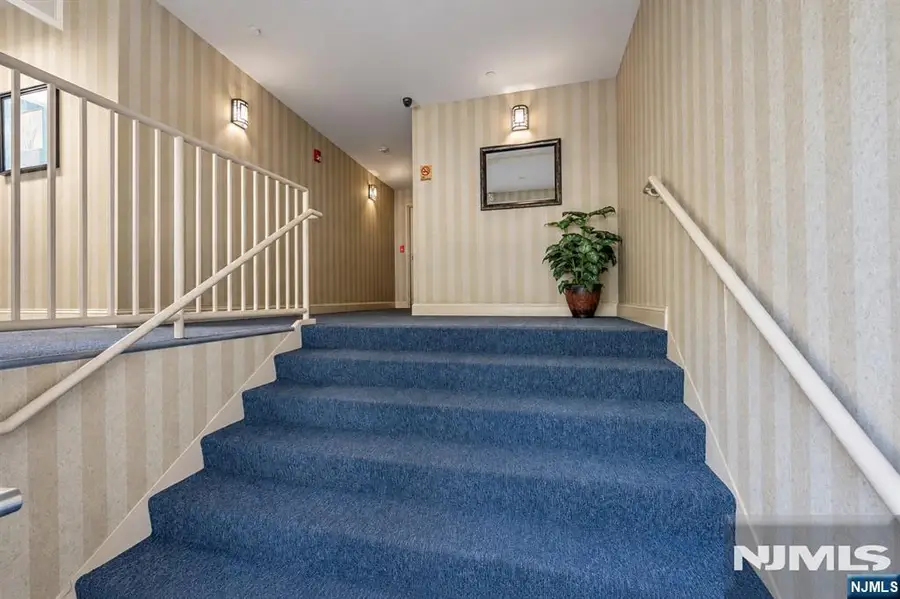 180 Edgewater Road 1A, Cliffside Park, NJ 07010 - #3
