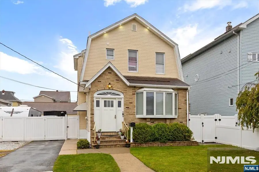 512 3rd Avenue, Lyndhurst, NJ 07071 - #2