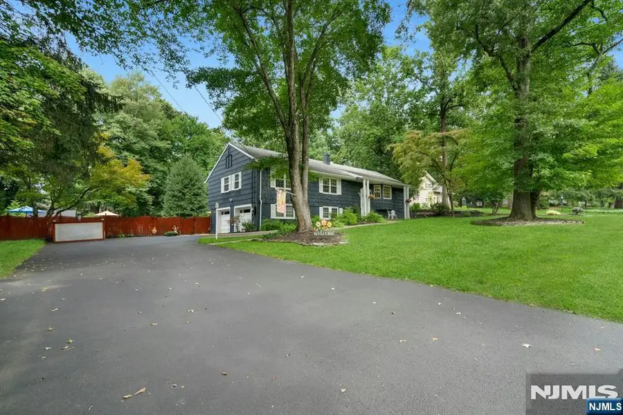 561 Bernita Drive, River Vale, NJ 07675 - #3