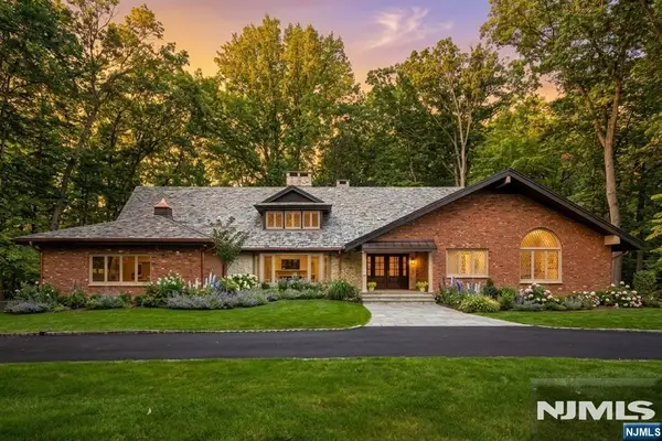 17 Deerhill Drive, Ho-Ho-Kus, NJ 07423