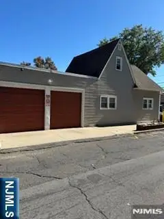 9 Woodside Place, Newark, NJ 07104