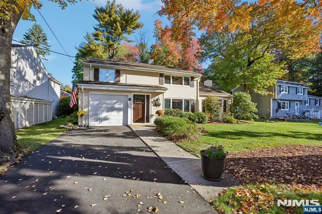 29 Donald Place, Waldwick, NJ 07463 - #1