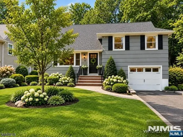 33 Longacre Drive, Livingston, NJ 07039