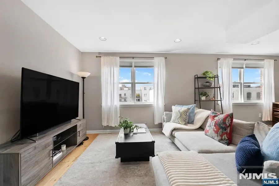 225 Clinton Street 4, Hoboken, NJ 07030 - #2