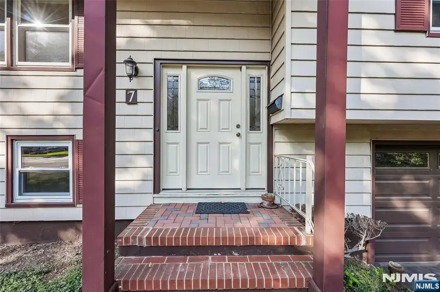 7 Tanglewood Drive, Livingston, NJ 07039 - #2