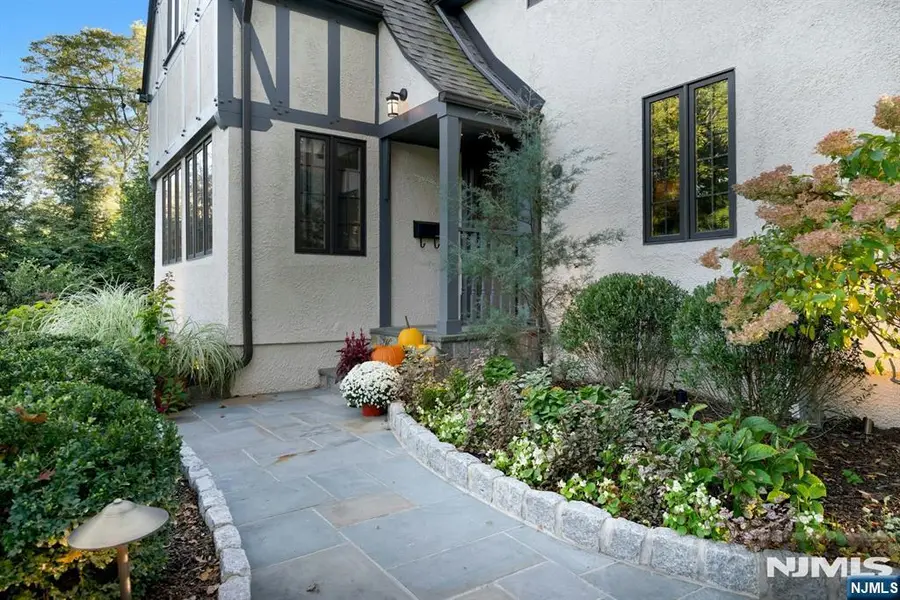 15 Gilbert Road, Ho Ho Kus, NJ 07423 - #2