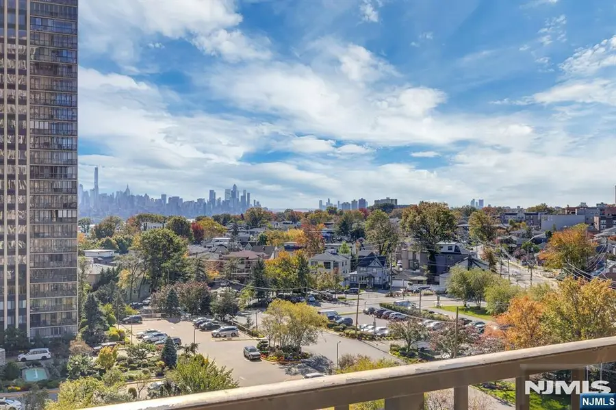 300 Winston Drive 920, Cliffside Park, NJ 07010 - #2