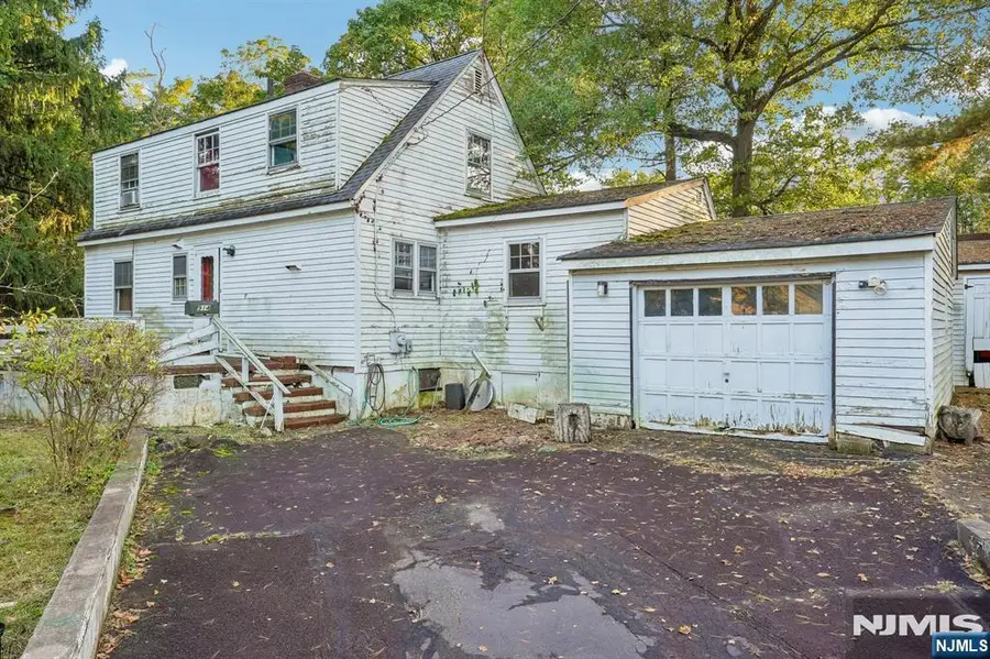 914 Washington Avenue, Ho Ho Kus, NJ 07423 - #3
