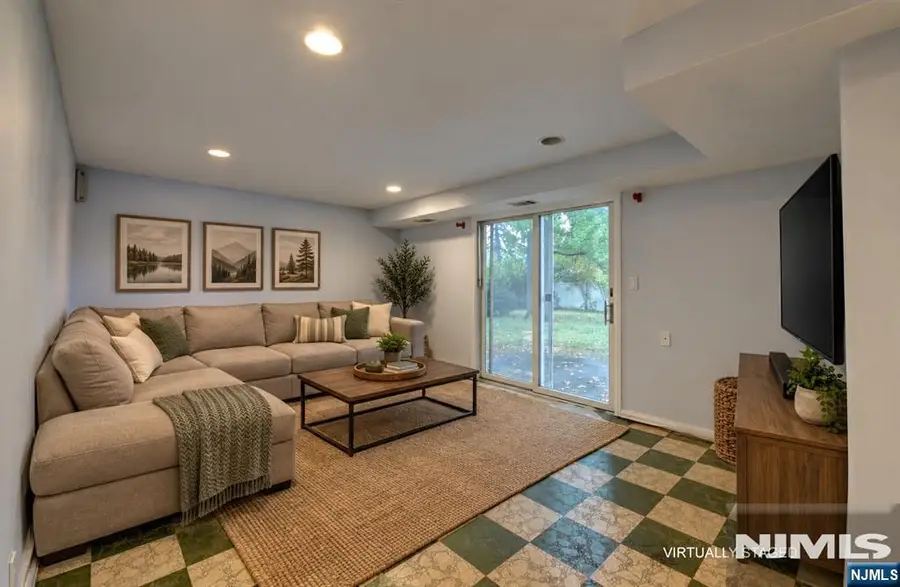 15 Jocelyn Place, Pequannock, NJ 07444 - #3
