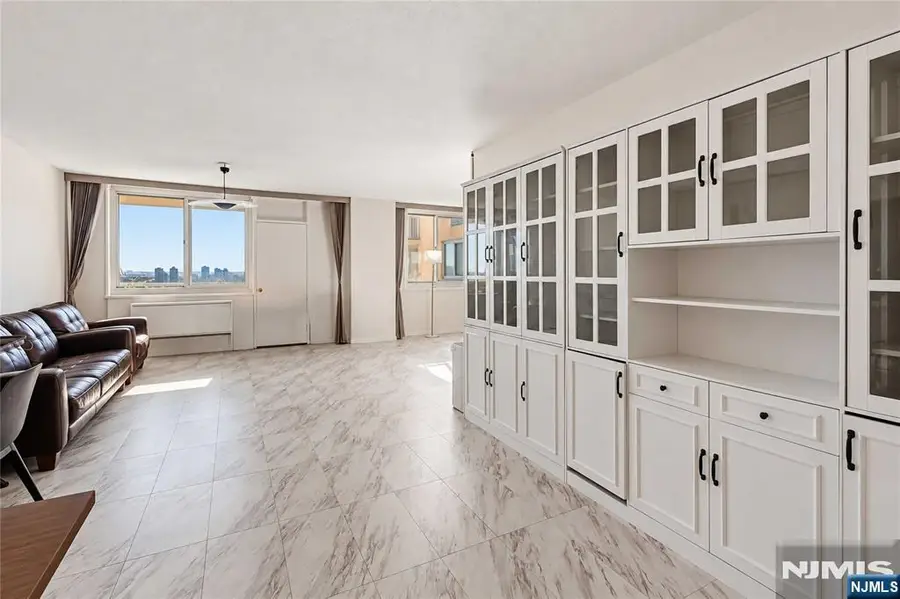 2150 Center Avenue 16A, Fort Lee, NJ 07024 - #3