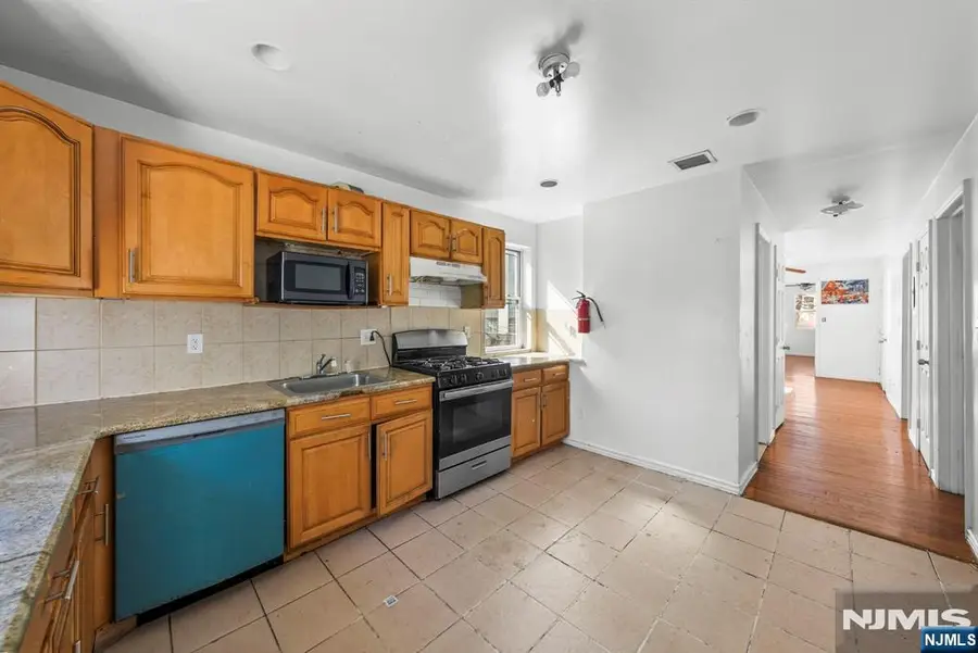 524 Mulberry Street, Newark, NJ 07114 - #2