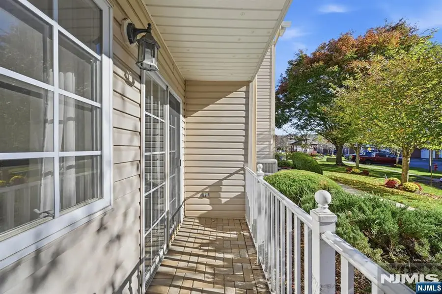 105 Roseland Avenue 1501, Caldwell, NJ 07006 - #3