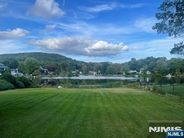 313 High Crest Drive, Macopin, NJ 07480 - #2