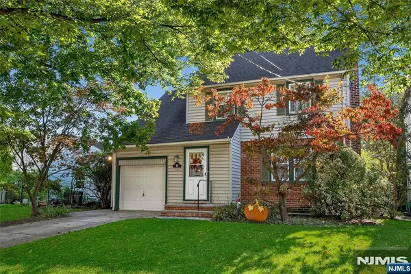 10 Overlook Terrace, Bloomfield, NJ 07003