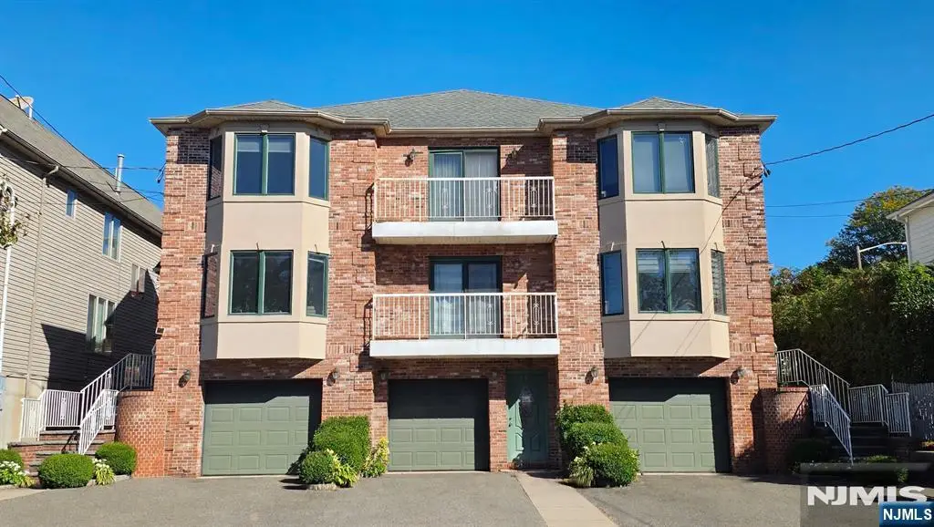 341 Columbia B, Palisades Park, NJ 07650 - #1