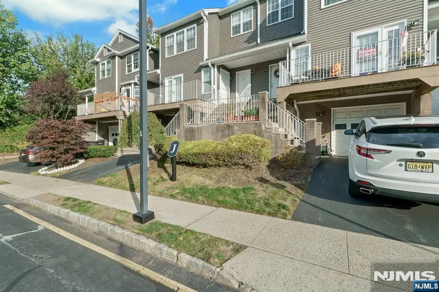 20 S Midland Avenue J3, Kearny, NJ 07032 - #3