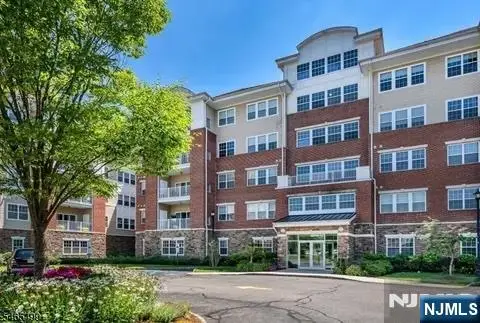 1107 Warrens Way, Wanaque, NJ 07465