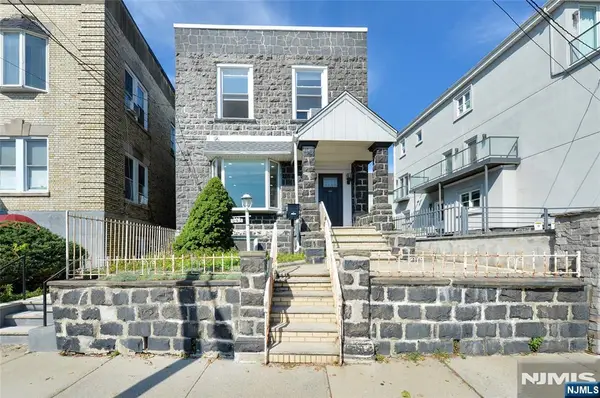 995 E Boulevard, Weehawken, NJ 07086