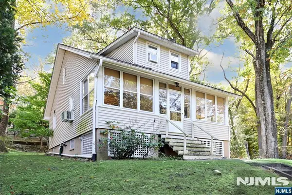 43 Broadway, Park Ridge, NJ 07656