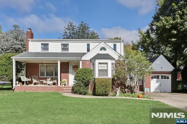 69 Meyns Place, Bergenfield, NJ 07621