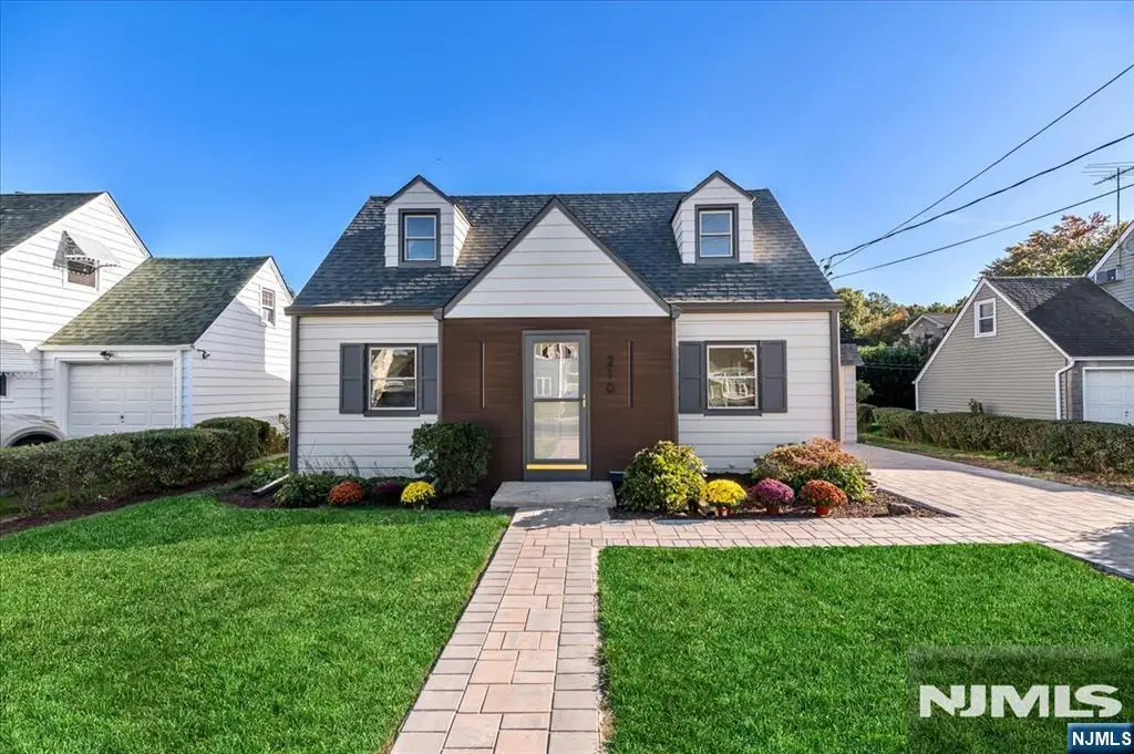 210 Lincoln Avenue, Elmwood Park, NJ 07407 - #1