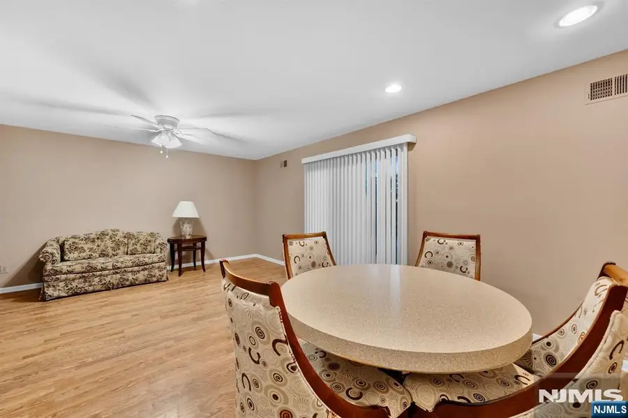 825 Riverside Avenue 13, Lyndhurst, NJ 07071 - #3
