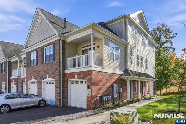 208 Autumn Court 208, Little Falls, NJ 07424