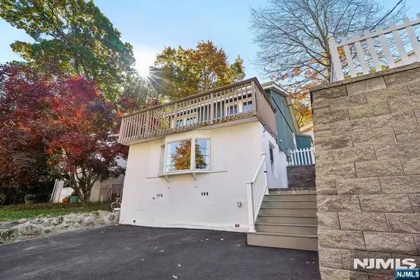 218 Maxim Drive, Hopatcong, NJ 07843