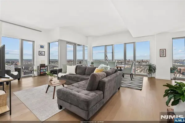 75 Park Lane PH-3701, Jersey City, NJ 07310