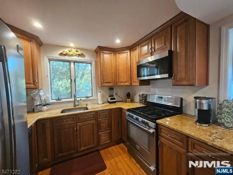 518 Lincoln Avenue, Pompton Lakes, NJ 07442 - #2