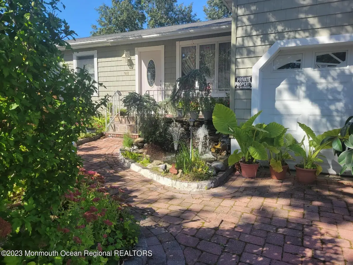 918 Sinclair Avenue, Lanoka Harbor, NJ 08734 - Image #1