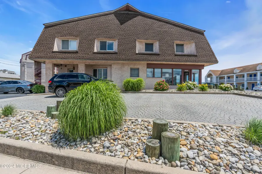 1008 Ocean Avenue, Point Pleasant Beach, NJ 08742 - Image #2