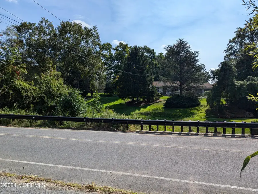 20 Silvers Road, Marlboro, NJ 07746 - Image #3