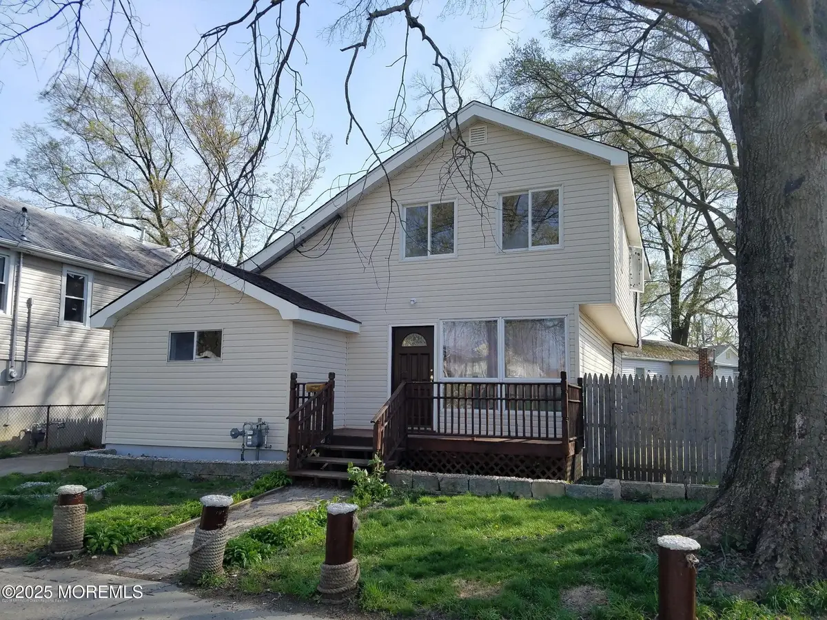 32 Lakewood Avenue, Keansburg, NJ 07734 - Image #1