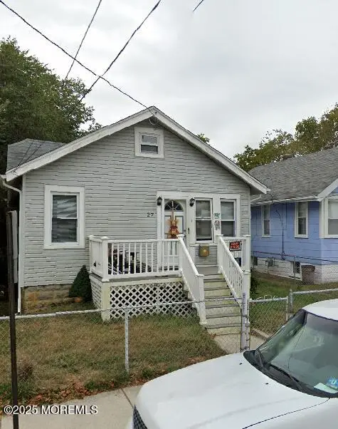 27 Oakland Avenue, Pleasantville, NJ 08232