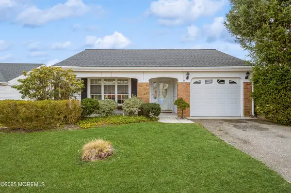 29 Woodstock Lane, Manchester, NJ 08759